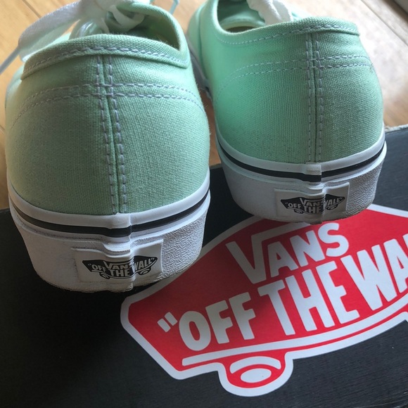 Vans - Picture 4 of 5